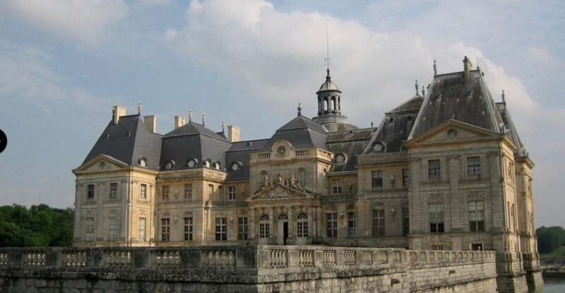 Private tour: Chateaux de Vaux le Vicomte & Fontainebleau - Exploring the Gardens and Park of Fontainebleau