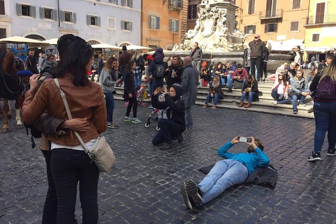 Private Tour - City Center - Walking the Iconic Spanish Steps and the Trevi Fountain