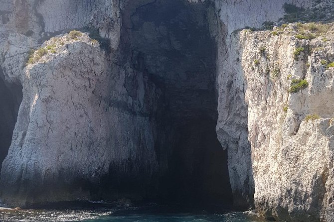Private tour - Discovering the Sea Caves and Natural Formations