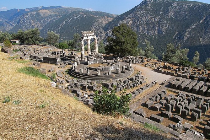 Private Tour Delphi, Village of Arachova, Osios Loukas Monastery - Guided Tour Options and Expert Guides