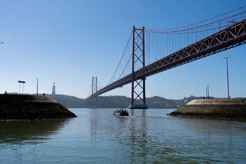 Private Tour - Discover Lisbon from the River - Navigating Lisbon’s Modern and Historic Architecture