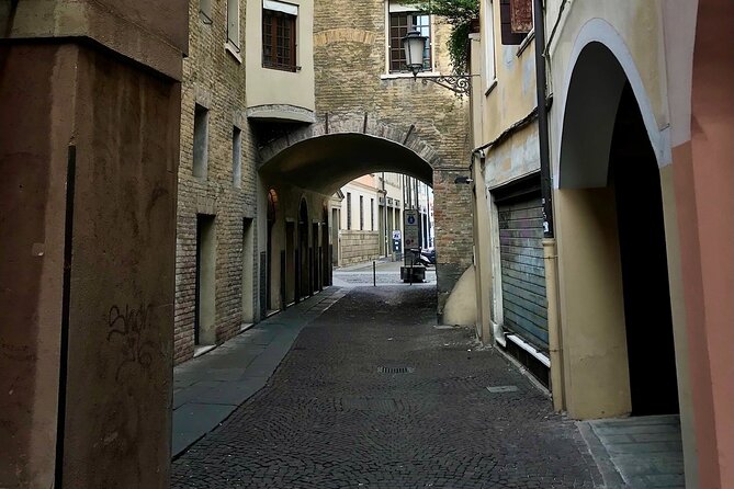 Private Tour Discovering Padova - Comfort and Convenience with Private Transportation and Wi-Fi