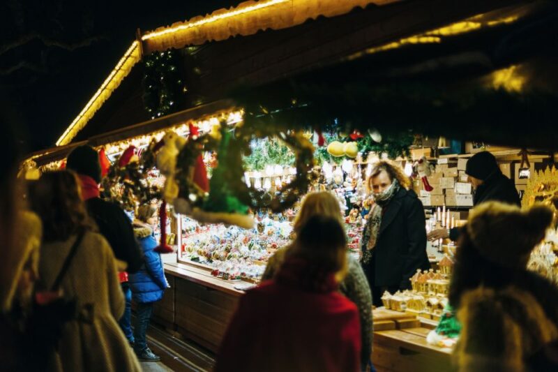 Private Tour: Experience the Christmas Magic in Brussels - Key Points