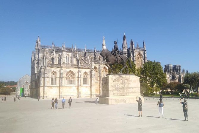 Private Tour Fatima-Batalha-Nazaré-Óbidos from Lisbon full day - Exploring the Medieval Charm of Óbidos