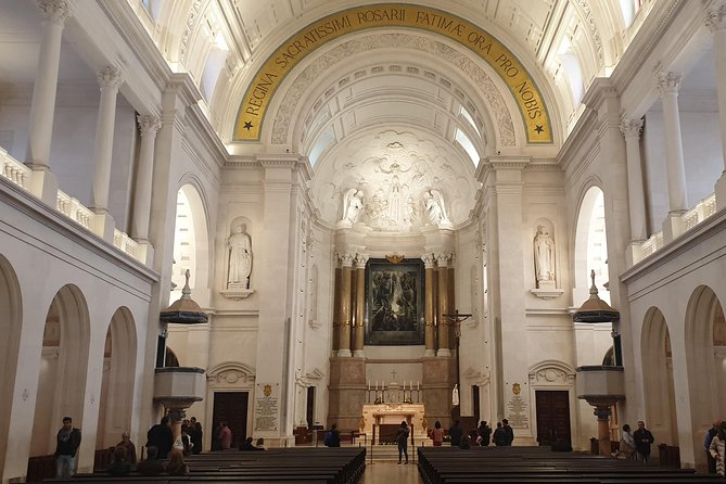 Private Tour Fátima - Nazaré - Batalha - Óbidos - Convenient Logistics and Modern Comforts