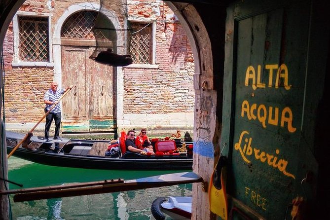 Private tour for families with children in Venice - Practical Details: Meeting Point and Accessibility