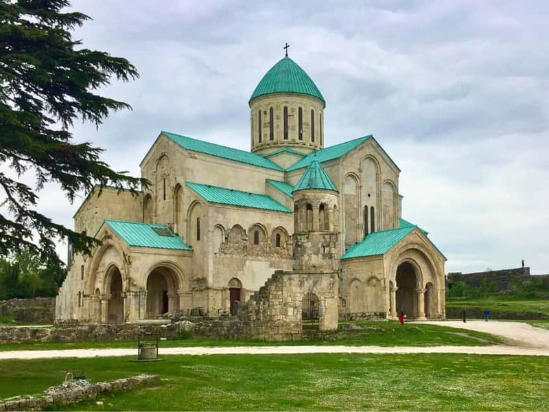 Private tour from KUTAISI: Bagrati, Gelati and Motsameta - Key Points