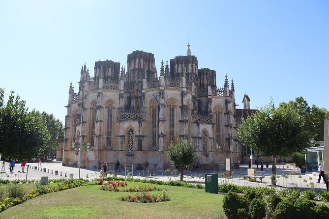 Private Tour from Lisbon to Porto  Your Journey, Your Adventure! - Exploring Batalha and Templar Legacy in Tomar