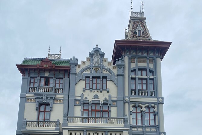 Private Tour from Oviedo to Covadonga, lakes, & sailors villages - Starting in Oviedo: From the Roman Bridge to Covadonga