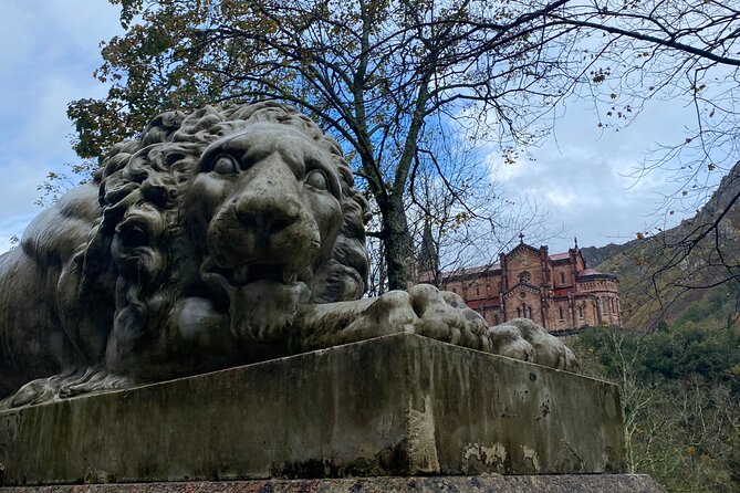 Private Tour from Oviedo to Covadonga, lakes, & sailors villages - Santa Marina Beach and Seaside Views