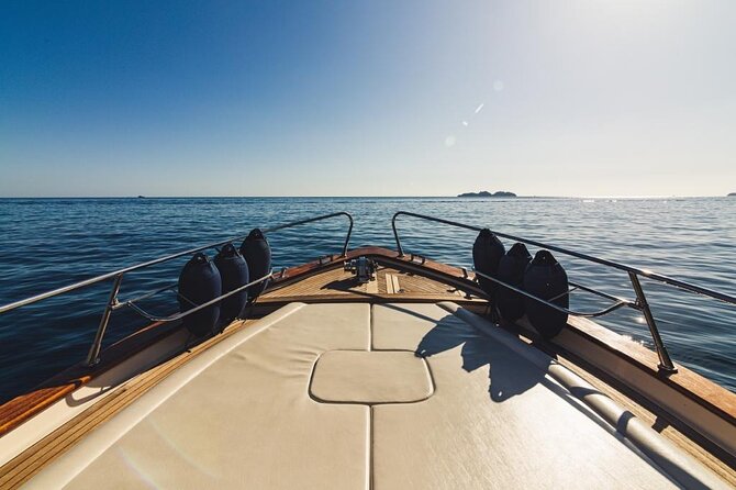 Private Tour from Sorrento to Capri - Gozzo Apreamare 10 - Iconic Landmarks: Faraglioni and Punta Carena Lighthouse