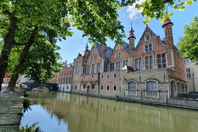 Private tour: From your hotel + see the Madonna of Michelangelo - The Ingenious De Halve Maan Brewery