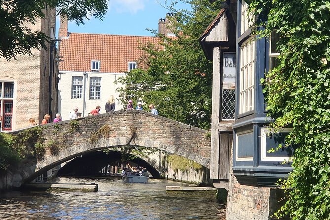 Private tour: From your hotel + see the Madonna of Michelangelo - The Serene Princely Beguinage Ten Wijngaarde