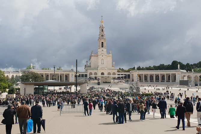 Private Tour Full Day Fátima - Porto - Óbidos - from Lisbon - Key Points