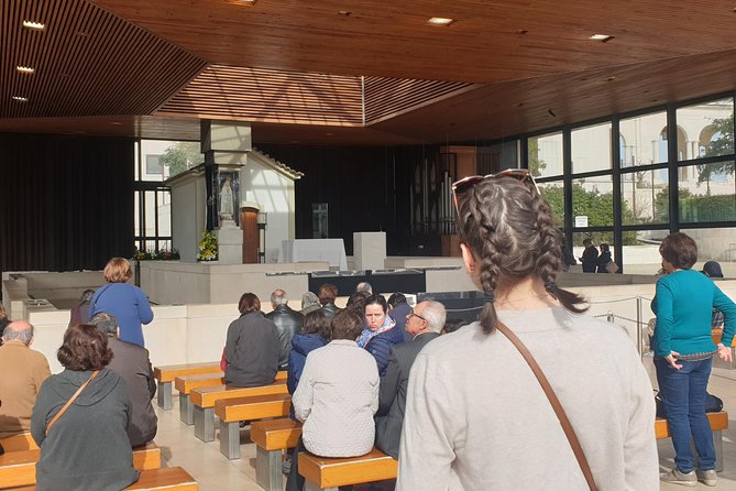 Private Tour Full Day Fátima - Porto - Óbidos - from Lisbon - Exploring the Historic Café Majestic