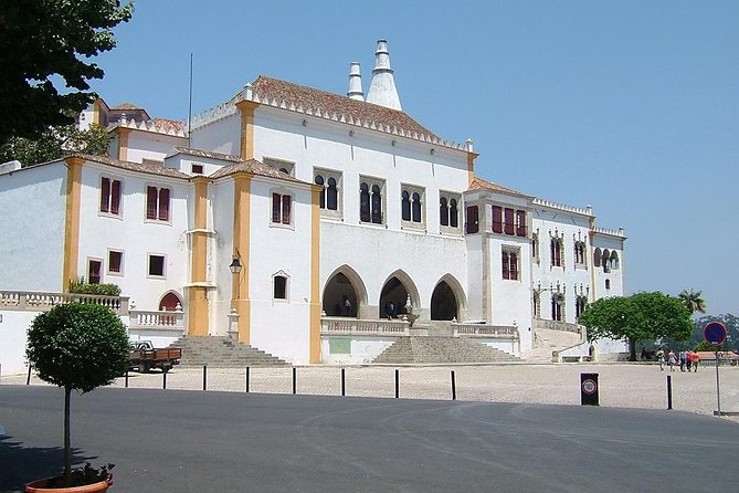 PRIVATE TOUR Full Day to Sintra, Roca Cape and Cascais - Dramatic Cliffs and Atlantic Views at Cabo da Roca