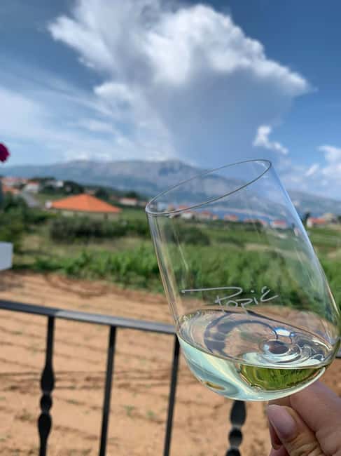 Private tour Gin, Honey and Wine, Discover Korcula - Visiting the Family-Owned OPG for Gin, Honey, and Olive Oil