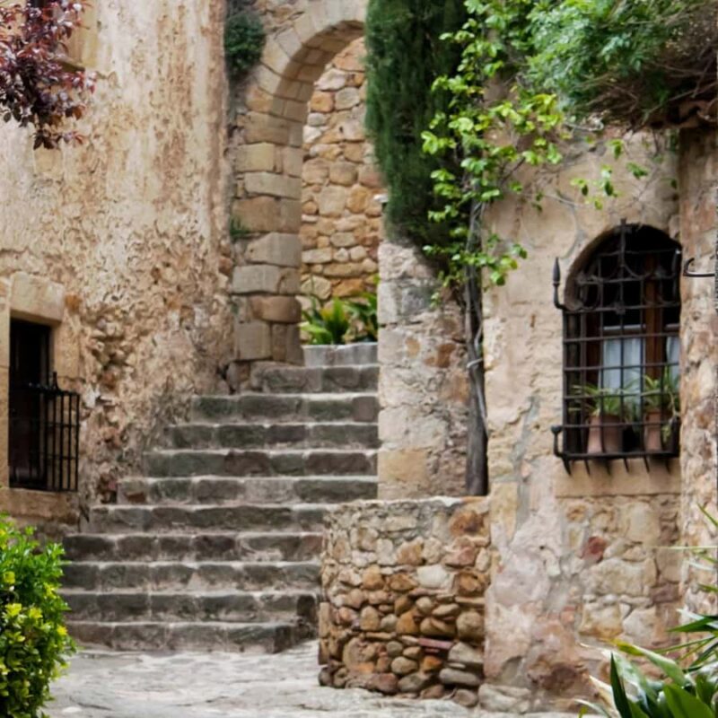 Private Tour Girona & Tossa de Mar from Barcelona - Key Points