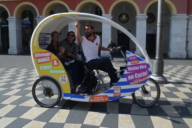 Private tour guide of Nice in electric taxibikes - Viewing the Palace of Justice and Rusca Palace