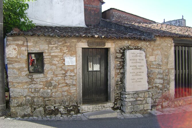 Private Tour - Half Day FÁTIMA from Lisbon - Knowledgeable Multi-Lingual Guides Enhance the Visit