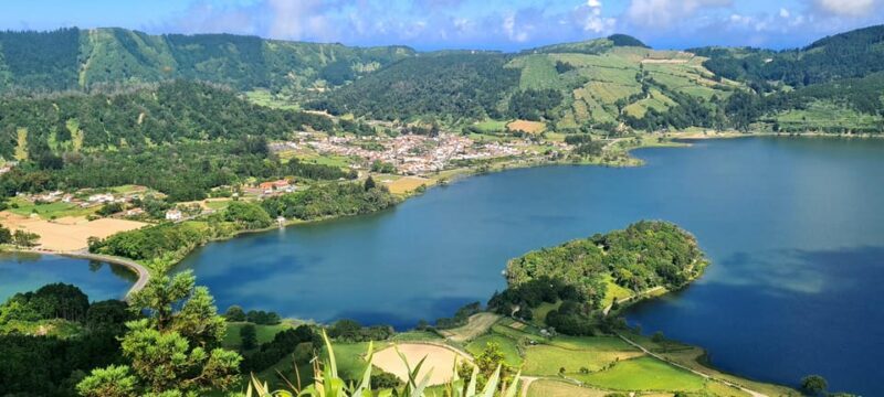 Private Tour Half Day Sete Cidades and pineapple production - Scenic Viewpoints Over the Ocean and Mosteiros