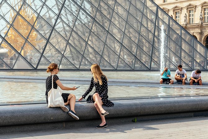 PRIVATE TOUR: Highlights & Hidden Gems of Paris With Locals - Personalized Commentary and Recommendations from Guides