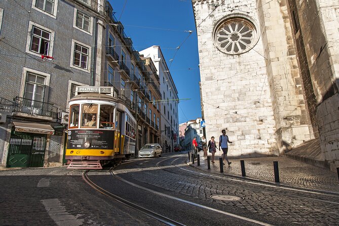 Private Tour: Highlights of Historical Lisbon in 4H with Transfer - Exploring the Churches of S. Roque and the Chiado Neighborhood