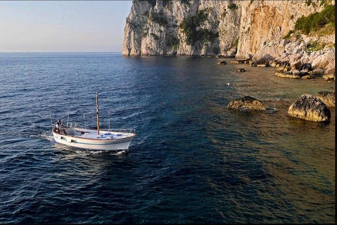 Private tour in a typical Capri boat - Visiting Punta Carena Lighthouse and Other Landmarks