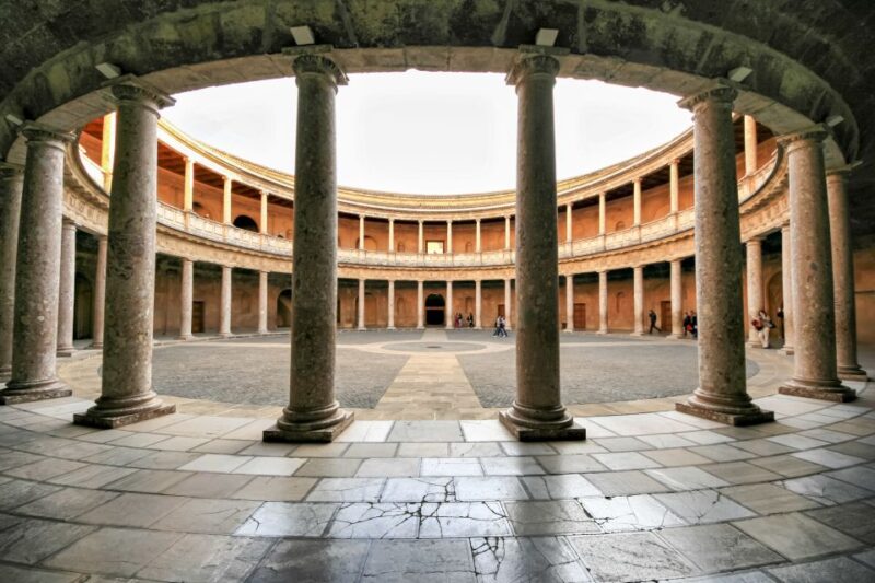 Private tour in all complete complex of Alhambra with ticket - Key Points