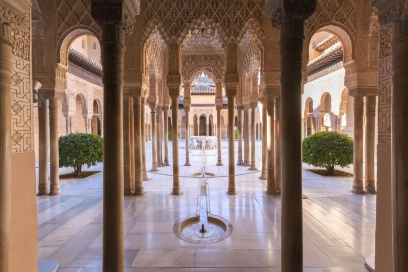 Private tour in all complete complex of Alhambra with ticket - Tour Flexibility and Customization