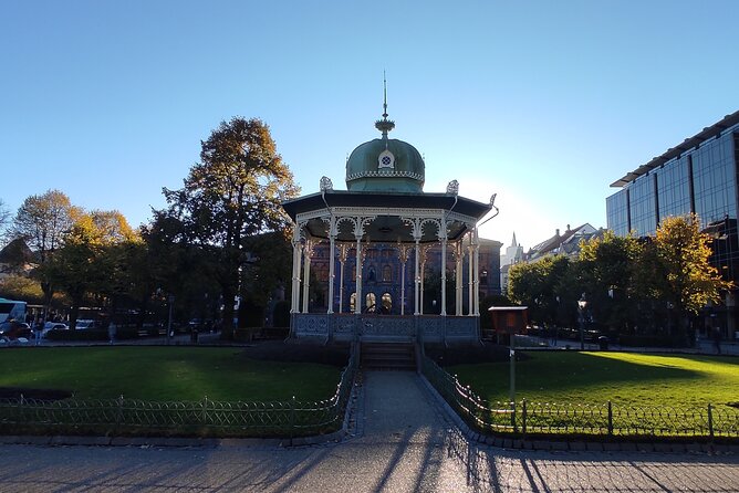 Private Tour in Bergen with Professional Guides - Starting at Bergens Central Square: Torgallmenningen