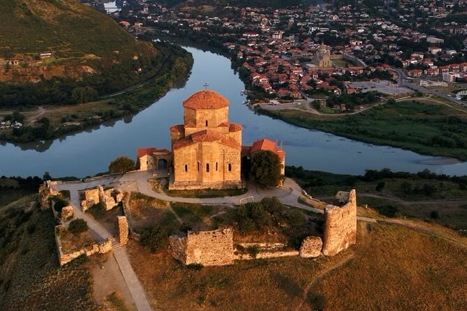 Private Tour in Mtskheta , Jvari and Tbilisi - Scenic Landscapes and Photo Opportunities