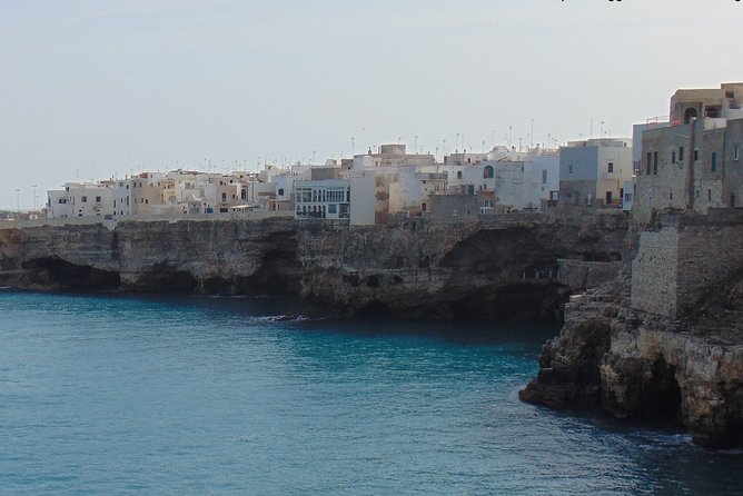 Private tour in Polignano a Mare: overlooking the sea - Guide Expertise and Guest Satisfaction