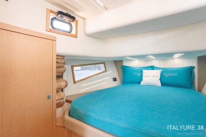 Private tour in Premium Yacht from Sorrento to Capri and Positano - Key Points