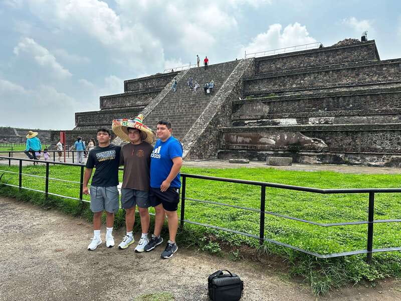 PRIVATE TOUR IN TEOTIHUACAN AND GUADALUPE BASILIC - Visiting Guadalupe Basilica in the Afternoon