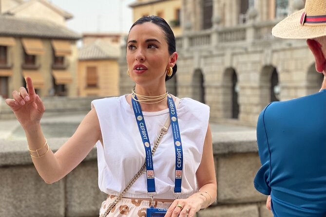 Private tour in Toledo with train station pick-up and panoramic taxi tour - Key Points