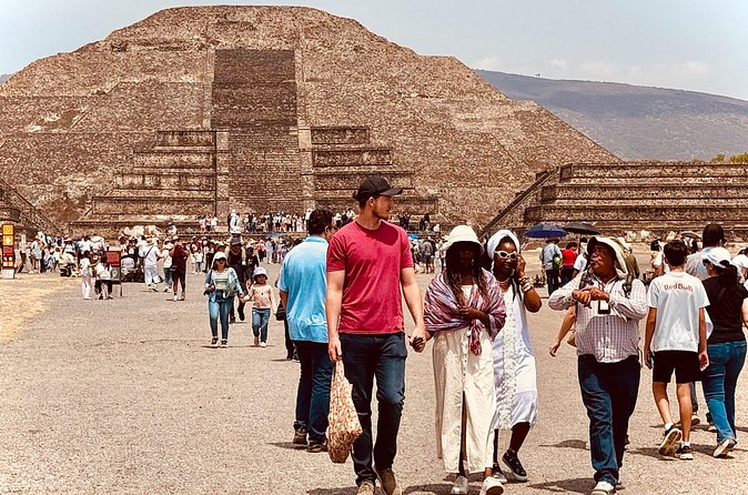 Private Tour in VAN Mexico City to Teotihuacan Pyramids - How This Tour Compares to Similar Experiences