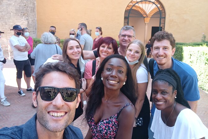 Private Tour Jewish Quarter, center and Plaza de España - Visiting the Universidad de Sevilla in the Royal Tobacco Factory