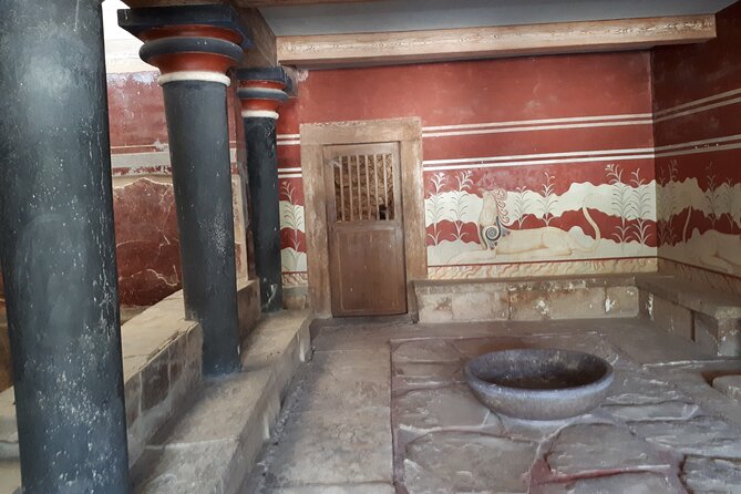 Private tour Knossos Palace, Museum & Heraklion city from Chania - Transport and Comfort Features of the Tour