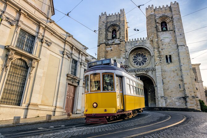 Private tour Lisbon and Sintra - Meeting Point and Tour Duration