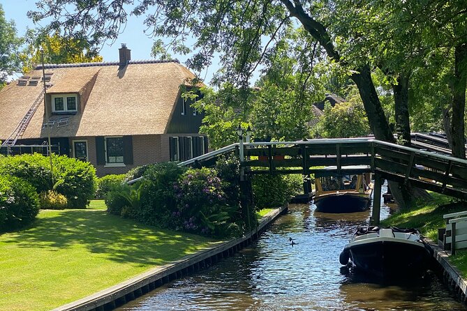 Private tour (max 3 per) to Giethoorn & Canal ride from Amsterdam - The Guide and Overall Experience
