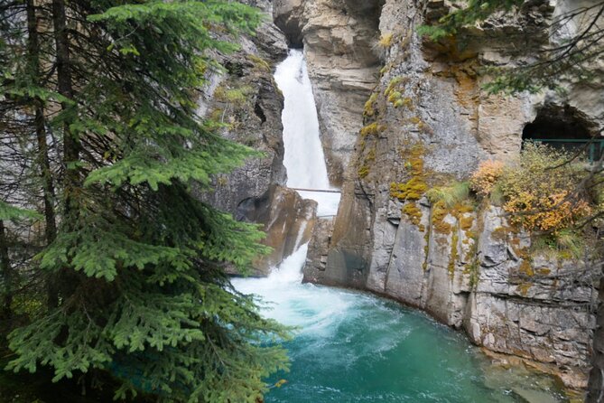 Private Tour Moraine Lake, Louise, Emerald & Johnston Canyon - Scenic Drive from Canmore or Banff Sets the Stage