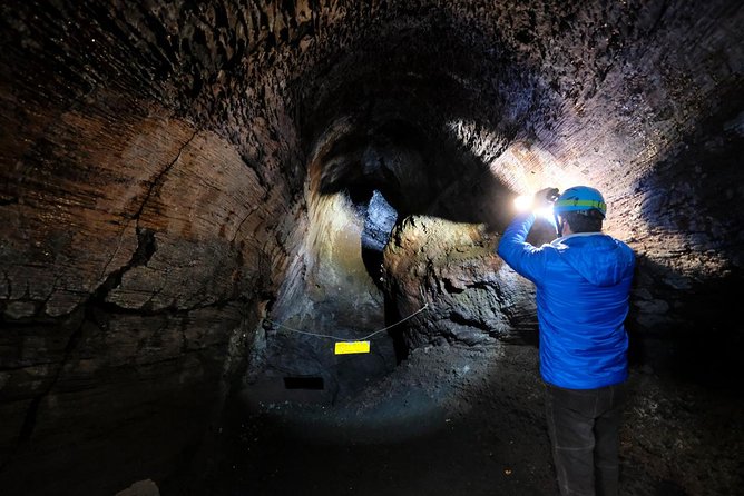 Private Tour Mt. Etna from Taormina - Visiting the Lava Tube and Lunar Landscapes