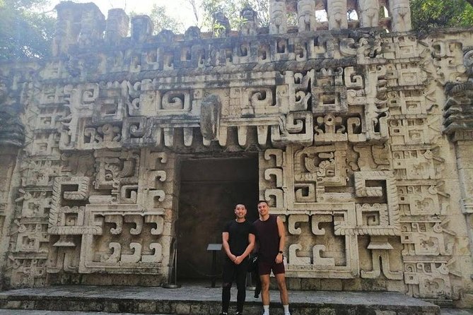 Private Tour National Museum of Anthropology and History + Downtown / Mexico - The Role of the Bilingual Guide in Enhancing the Experience