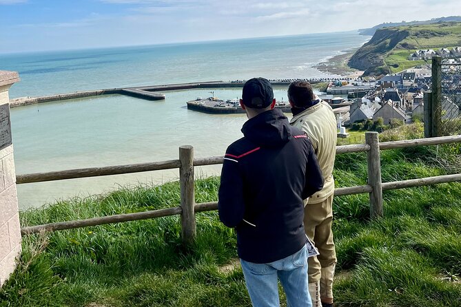 Private tour of 2 hour to 7 hours by sidecar on the D-Day beaches - Honoring the Fallen at Colleville-sur-Mer Cemetery