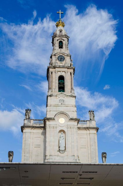 Private Tour of Fatima with Official Guide - The Basilica of Our Lady of the Rosary and the Tombs of the Shepherds