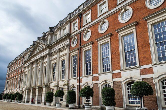 Private Tour of Hampton Court Palace with Award-Winning Architectural Historian - Deep Dive into Hampton Court’s Architectural Evolution