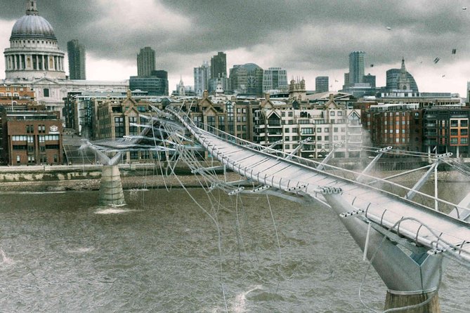 Private Tour of Harry Potter locations in London - The Magic of Kings Cross Station and Platform 9¾