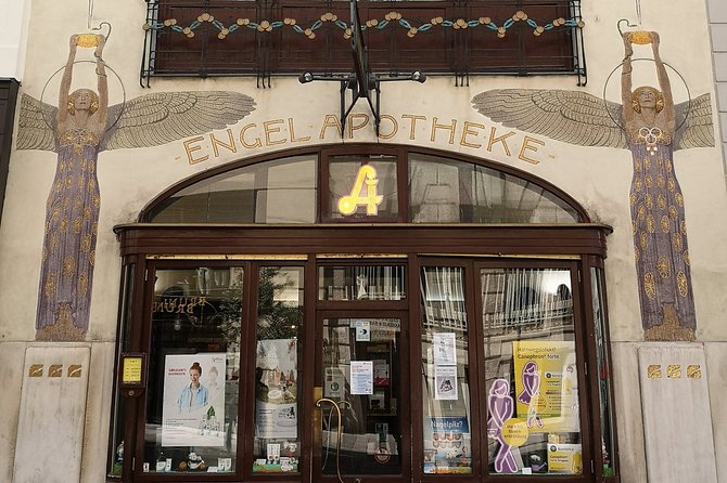 Private tour of historical Vienna with Jan - Maria Theresa’s Impact at Maria Theresien Square