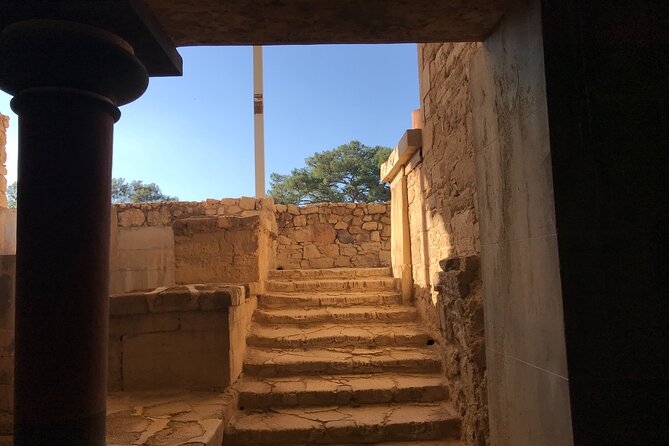 Private Tour of Knossos Minoan Palace and Archaeological Museum - The Role of a Knowledgeable Local Guide